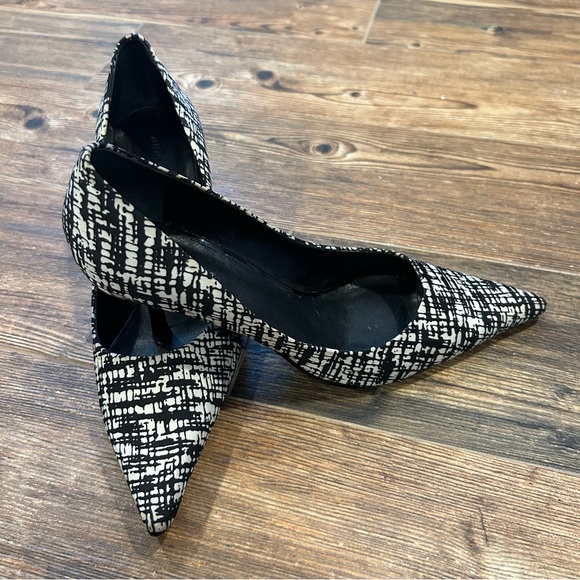 Nine West Shoes - Nine West Black & White Graphic Print Heels - Size 8.5M
